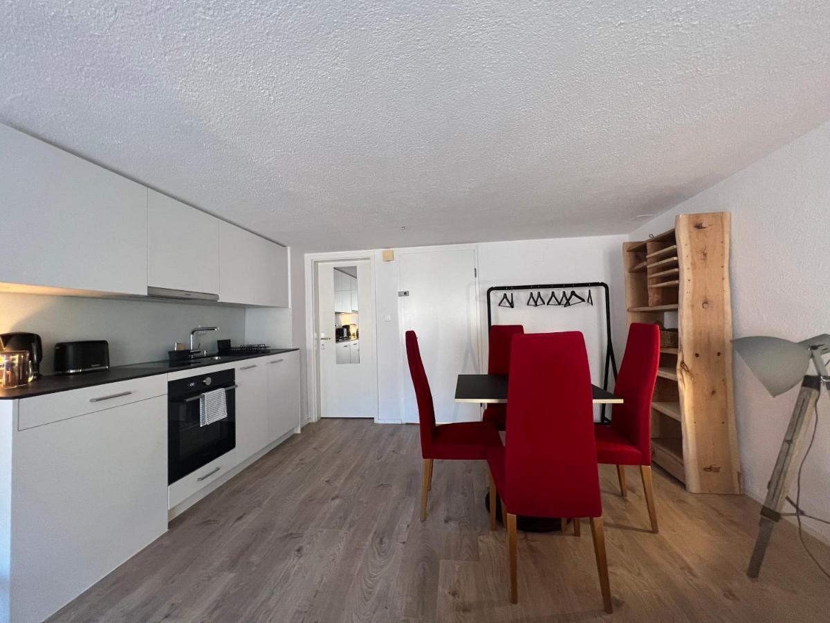 Appartement En Vieille Ville De Porrentruy Esterno foto